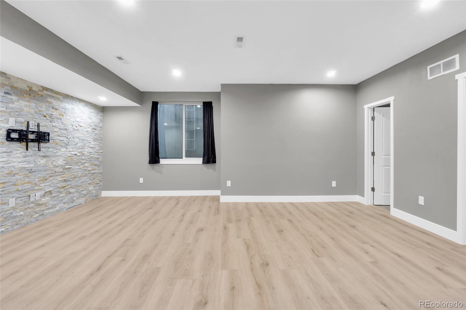 MLS Image #31 for 6880  decatur street,denver, Colorado