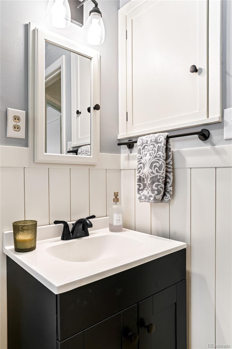 MLS Image #10 for 1540 s dale court,denver, Colorado