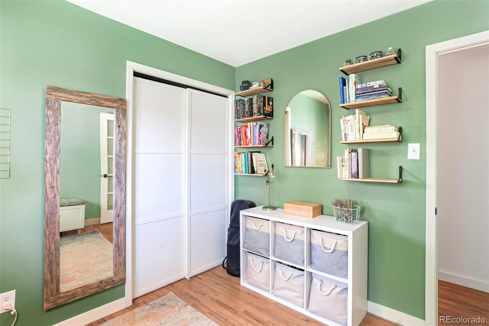 MLS Image #13 for 1540 s dale court,denver, Colorado