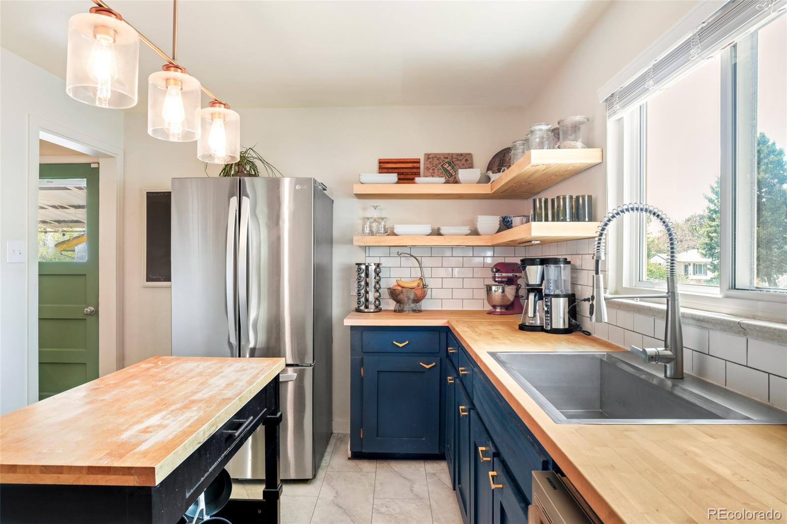 MLS Image #6 for 1540 s dale court,denver, Colorado