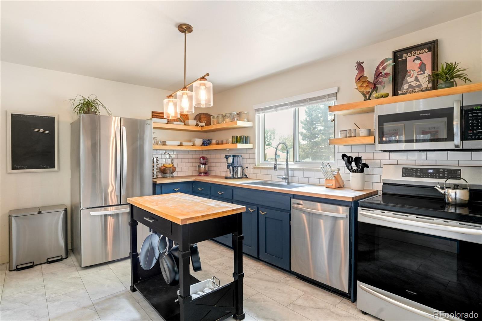 MLS Image #7 for 1540 s dale court,denver, Colorado