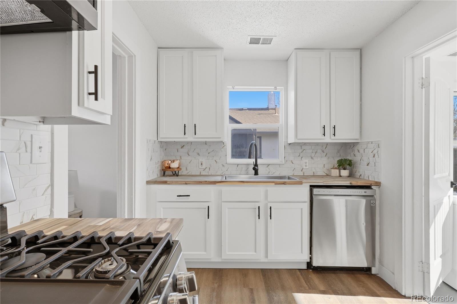 MLS Image #7 for 1334  havana street,aurora, Colorado