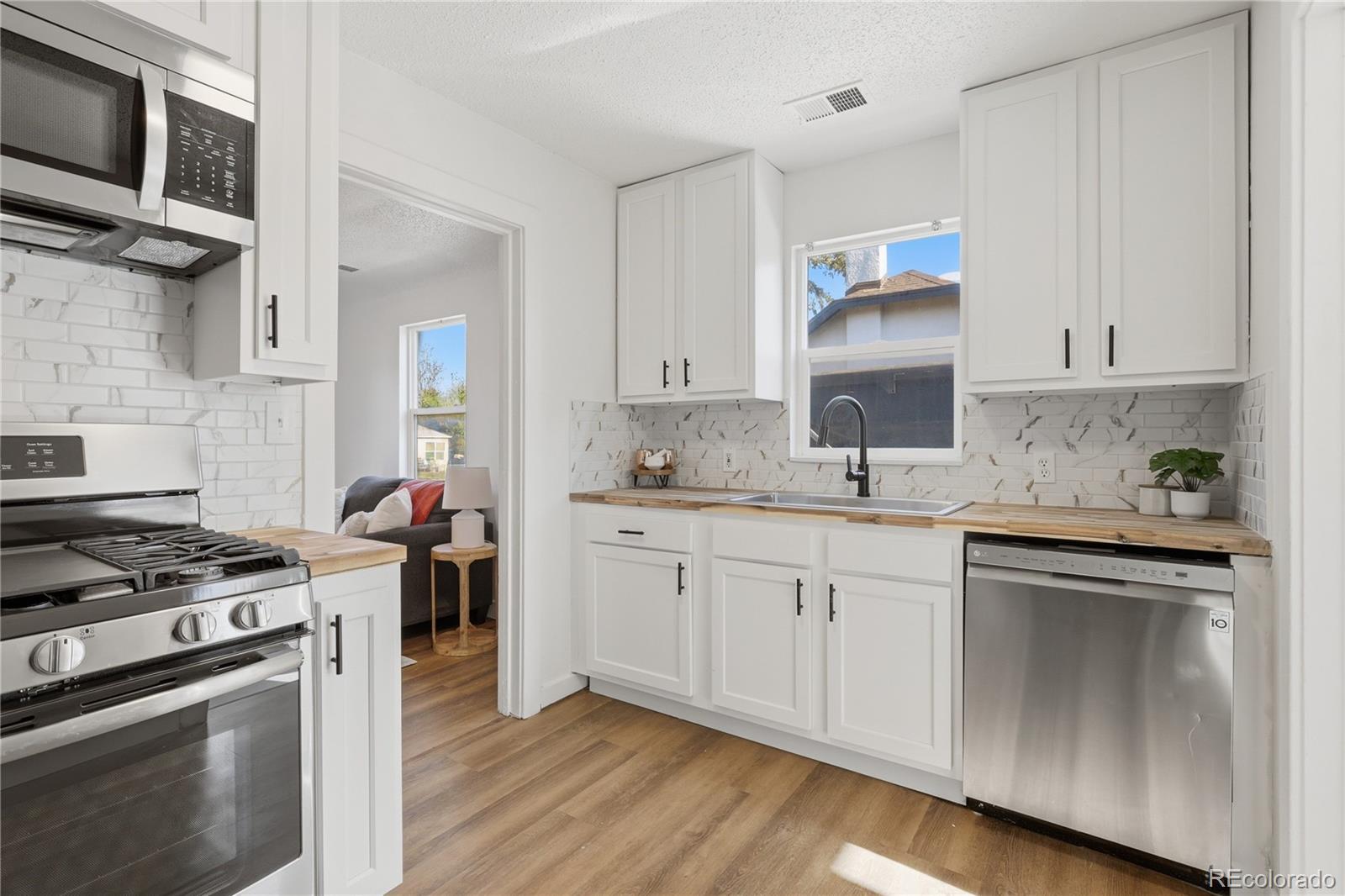 MLS Image #8 for 1334  havana street,aurora, Colorado