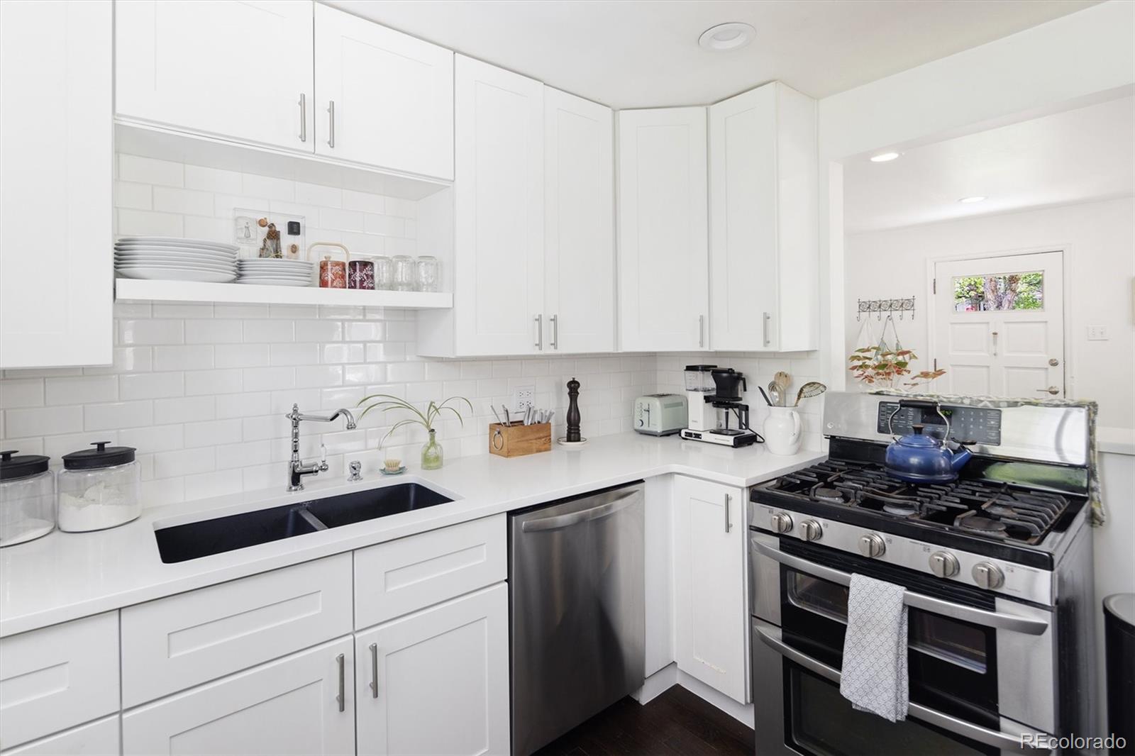 MLS Image #9 for 1191  niagara street,denver, Colorado