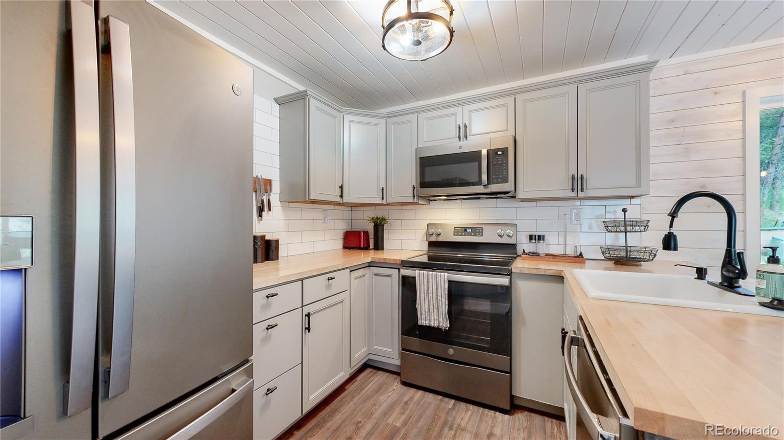 MLS Image #12 for 1268  spring valley road,bellvue, Colorado