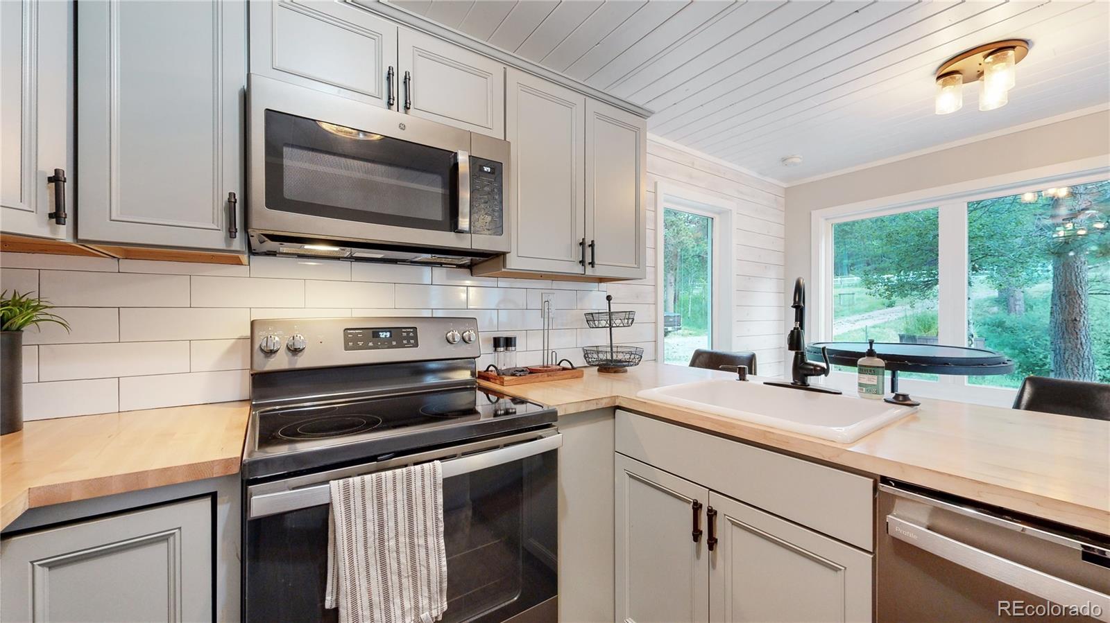 MLS Image #13 for 1268  spring valley road,bellvue, Colorado