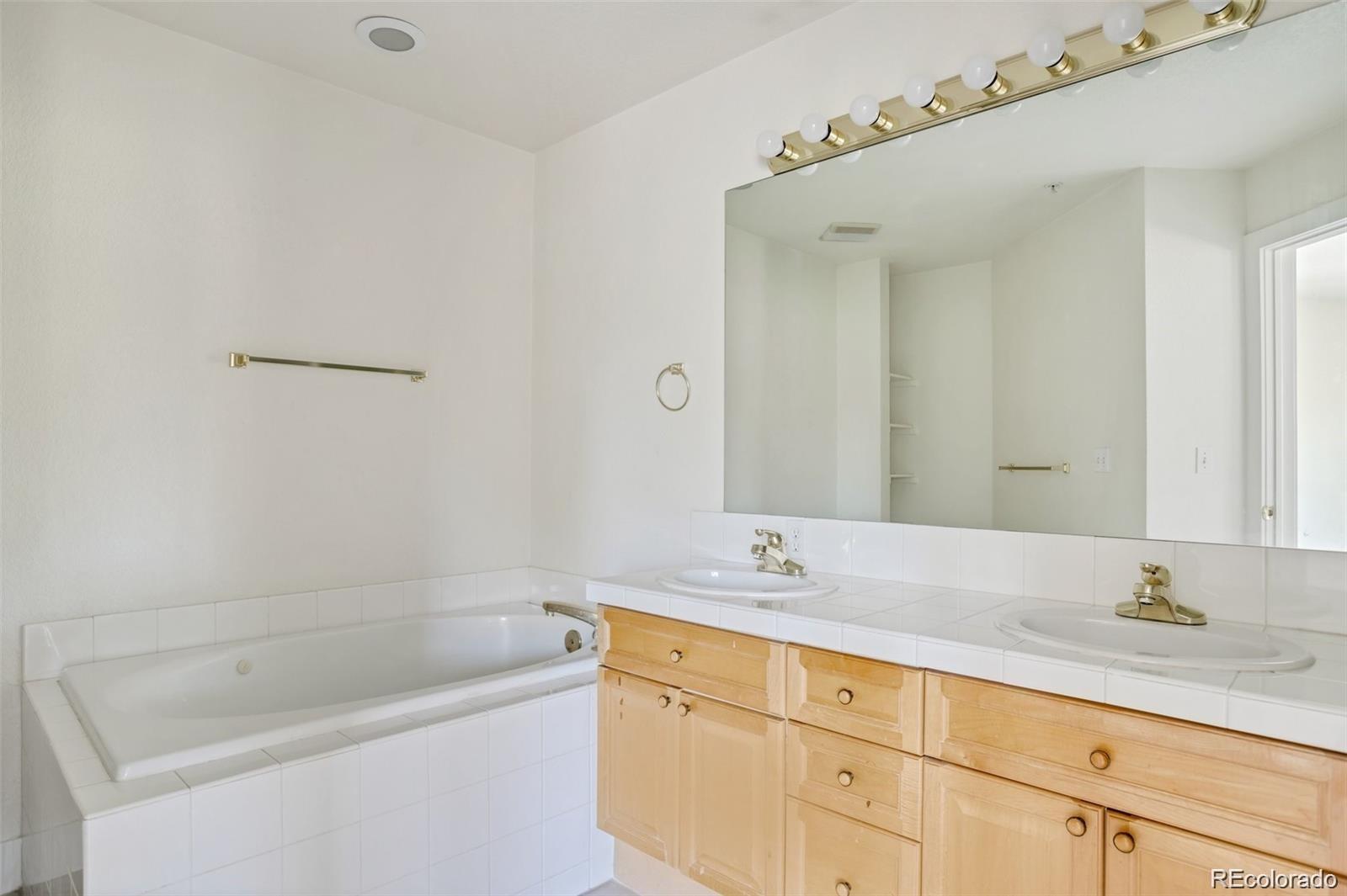 MLS Image #9 for 2660 s university boulevard i,denver, Colorado