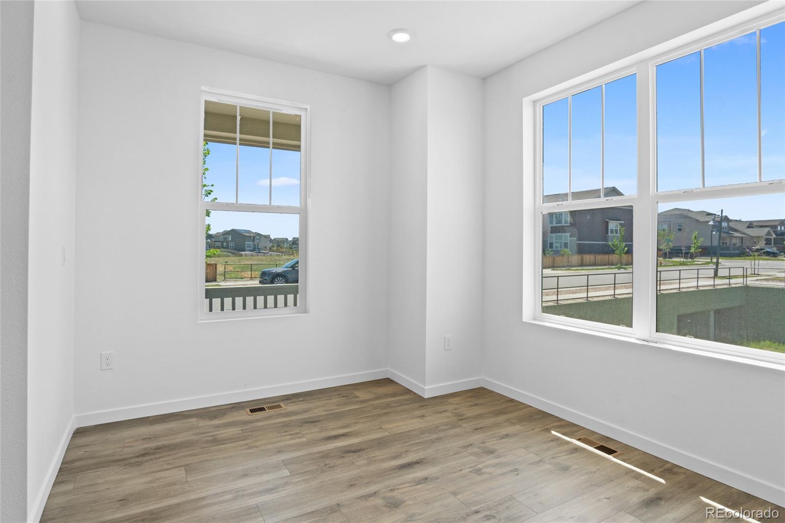 MLS Image #10 for 10231  tucson street,commerce city, Colorado