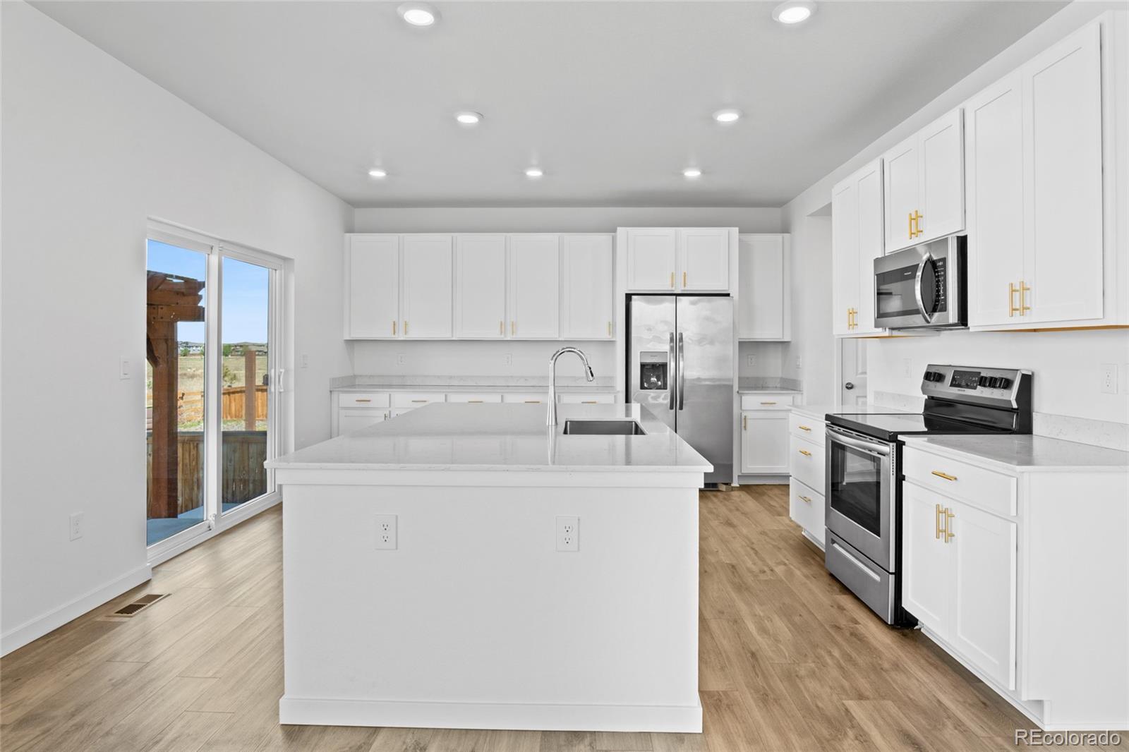 MLS Image #14 for 10231  tucson street,commerce city, Colorado