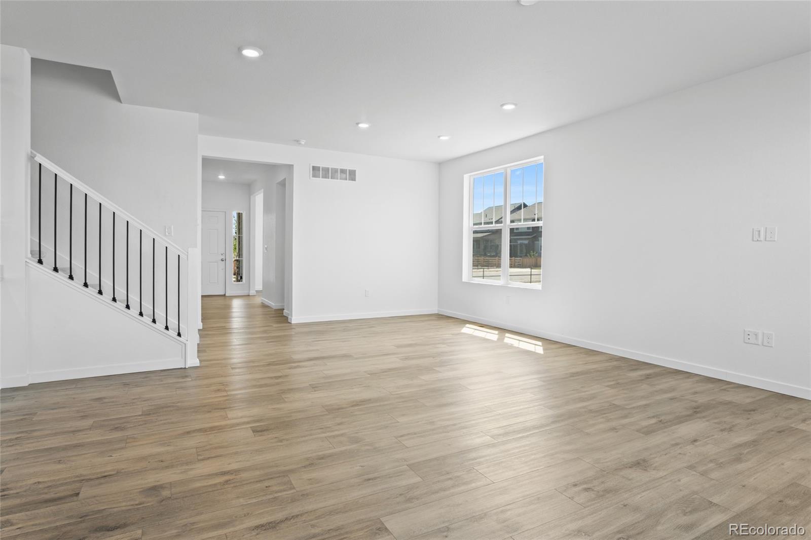 MLS Image #2 for 10231  tucson street,commerce city, Colorado