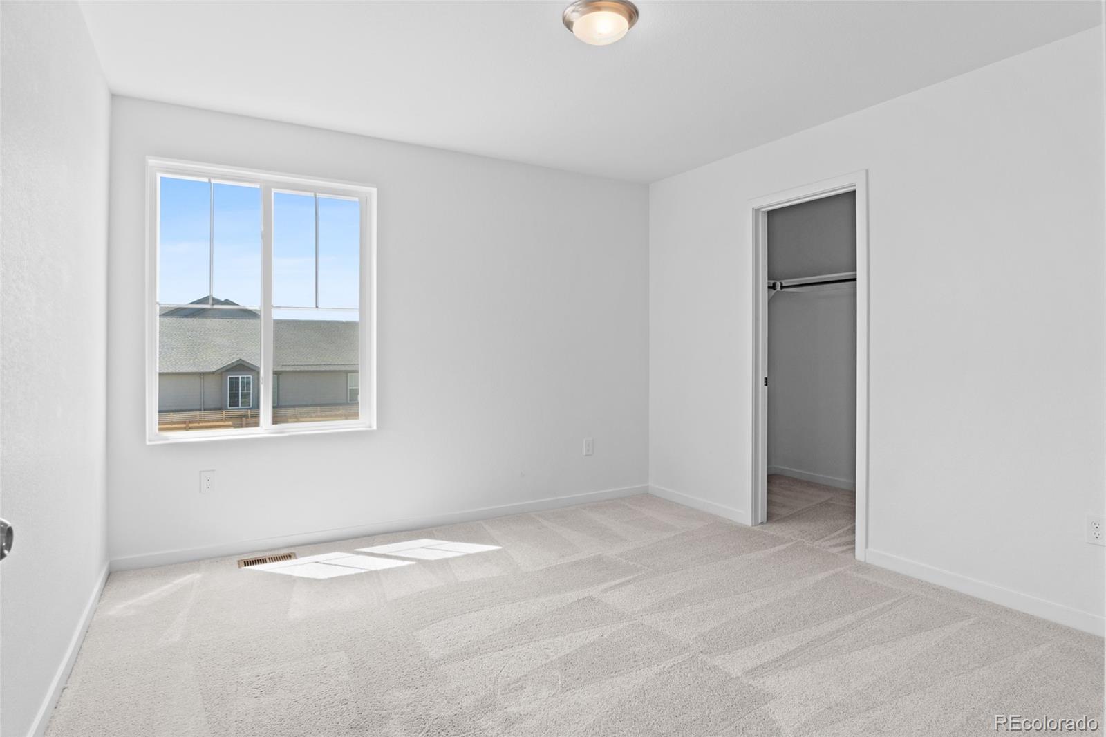 MLS Image #5 for 10231  tucson street,commerce city, Colorado
