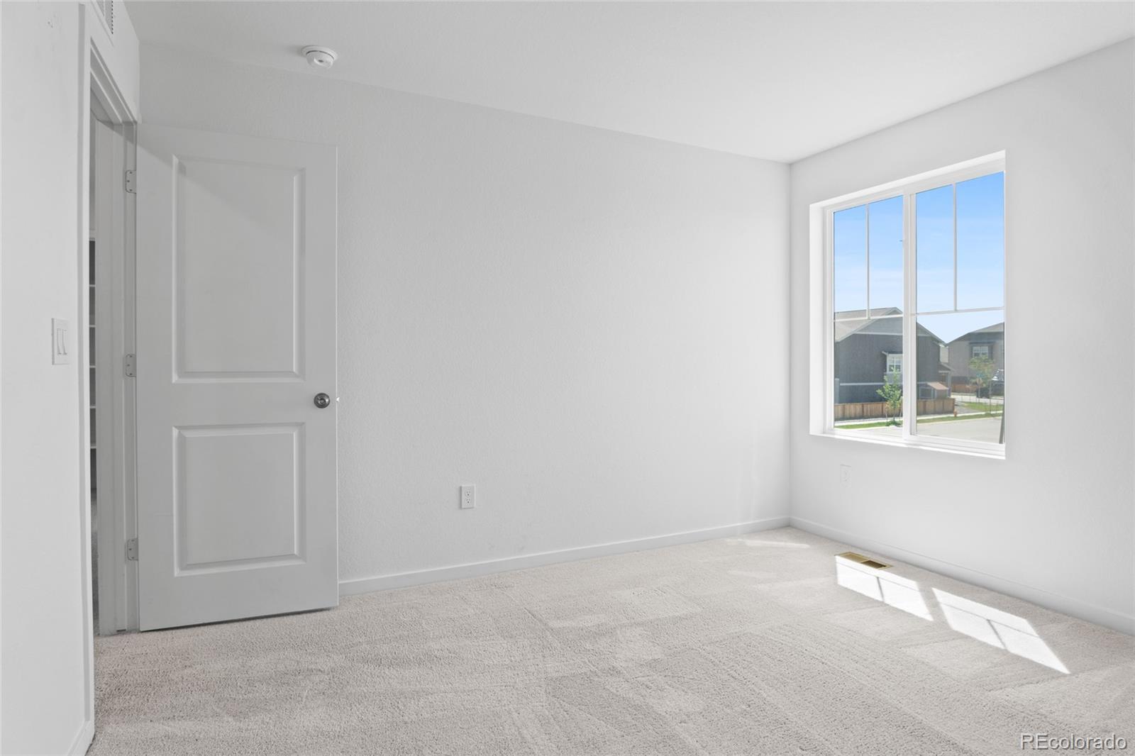 MLS Image #6 for 10231  tucson street,commerce city, Colorado