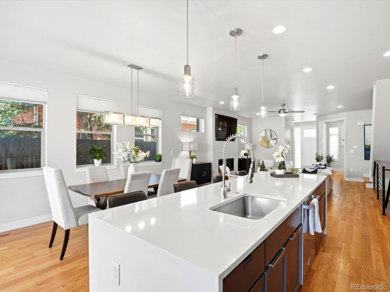 MLS Image #4 for 2065 s clayton street,denver, Colorado