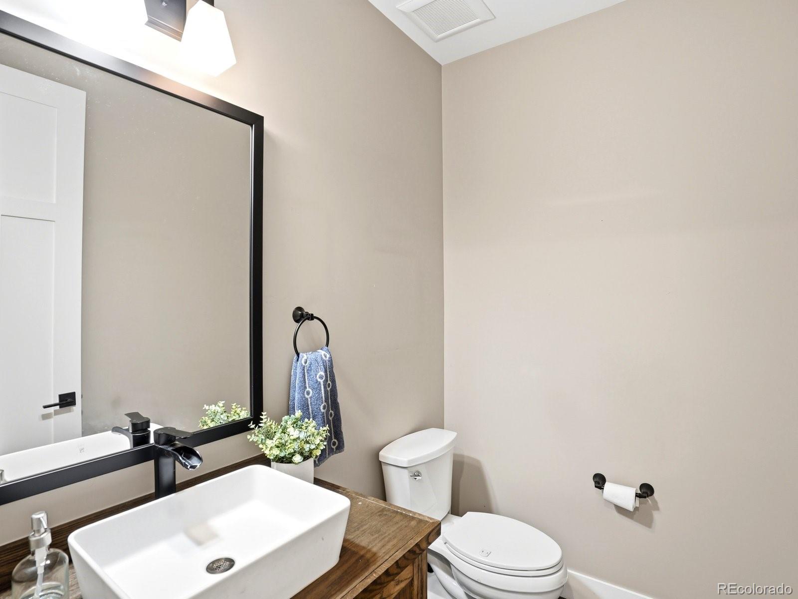 MLS Image #16 for 2351 n glencoe street,denver, Colorado