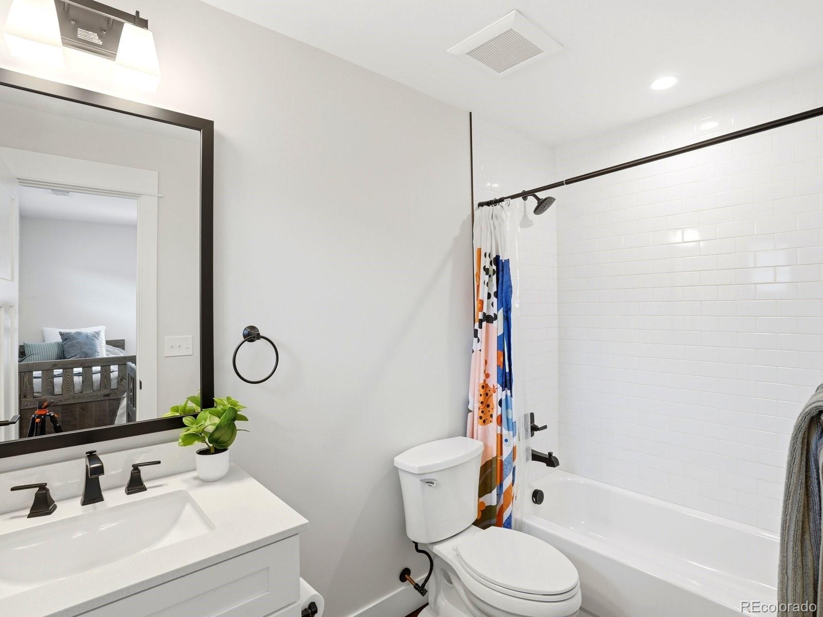 MLS Image #29 for 2351 n glencoe street,denver, Colorado