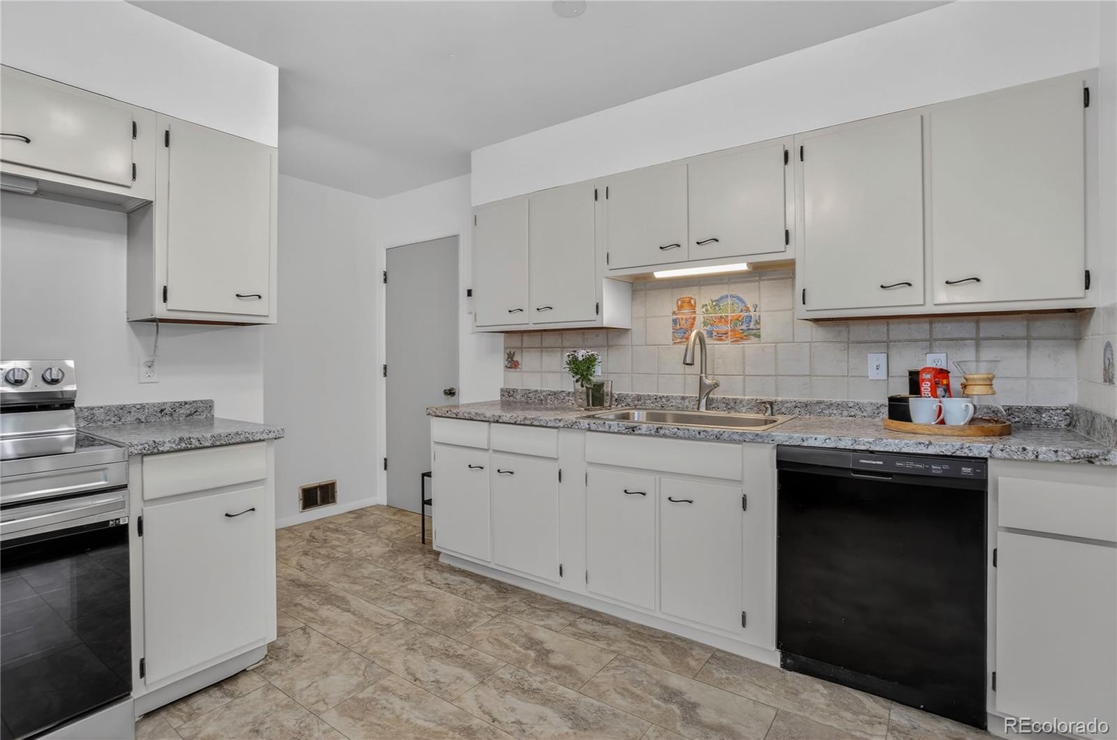 MLS Image #9 for 599 s swadley street,lakewood, Colorado