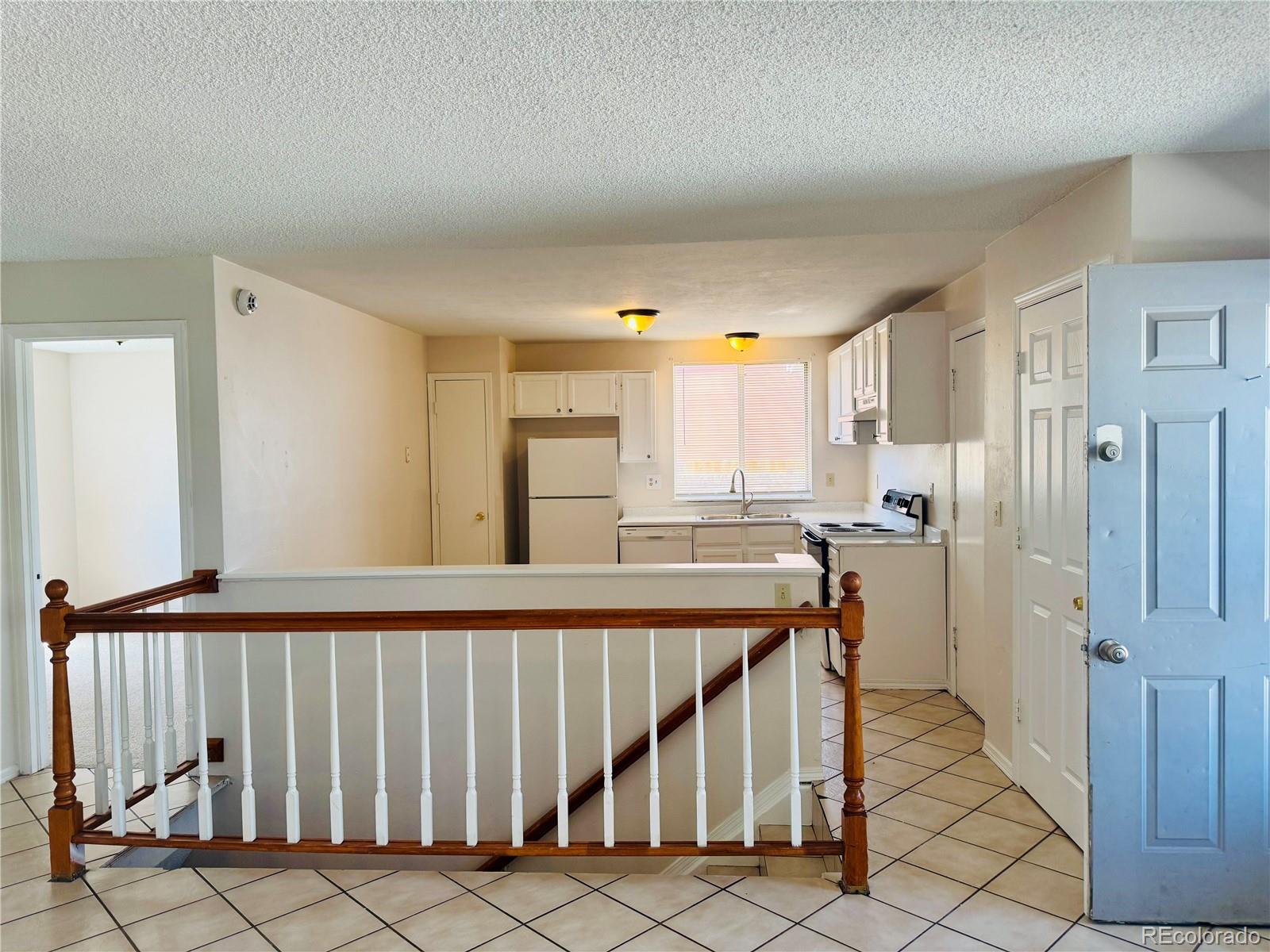MLS Image #3 for 14862 e elk place,denver, Colorado