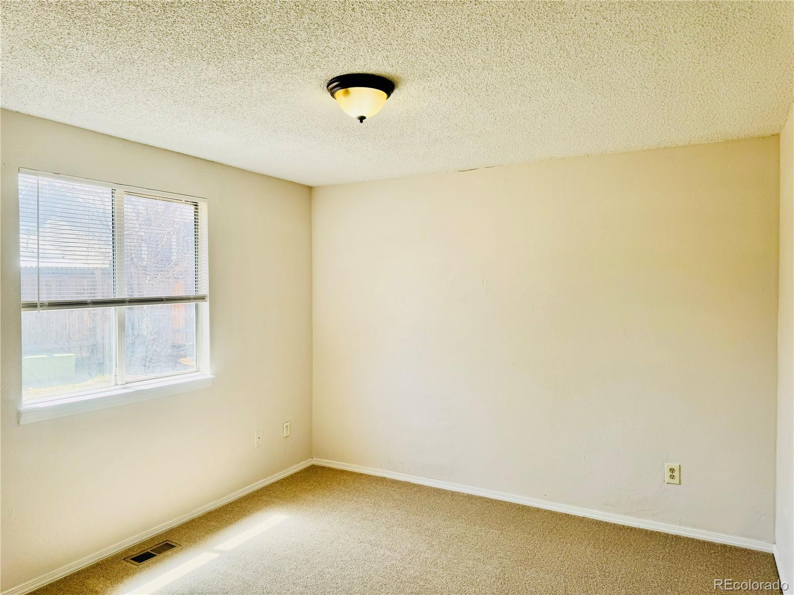 MLS Image #6 for 14862 e elk place,denver, Colorado