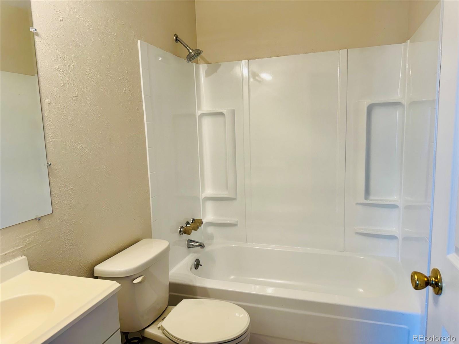 MLS Image #8 for 14862 e elk place,denver, Colorado