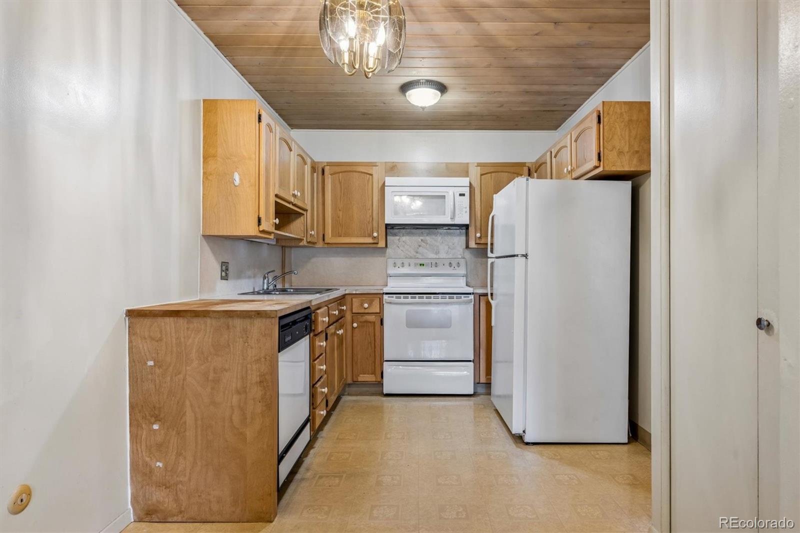 MLS Image #2 for 605 s clinton street 5a,denver, Colorado