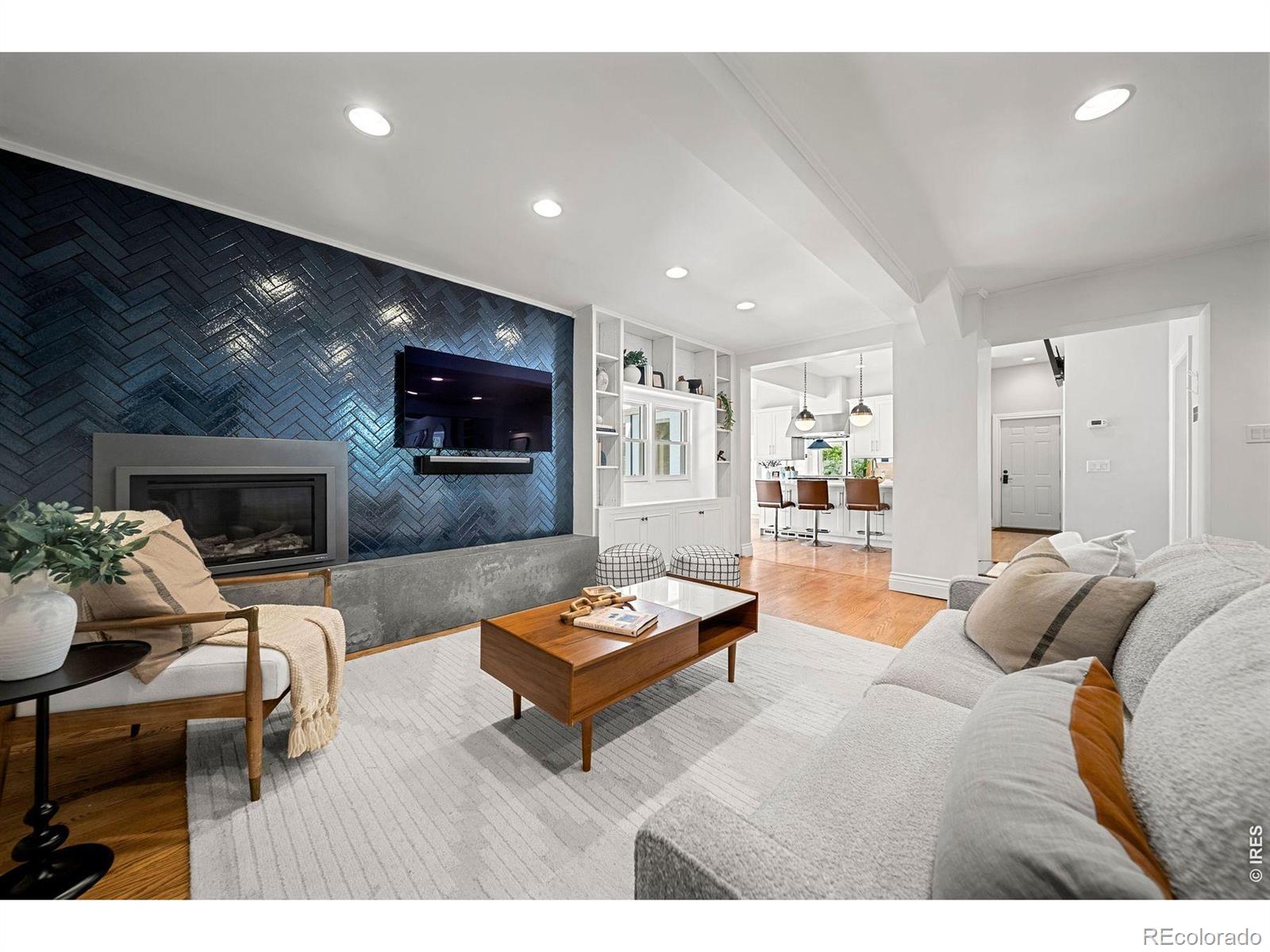 MLS Image #14 for 4949 e 6th ave pkwy,denver, Colorado