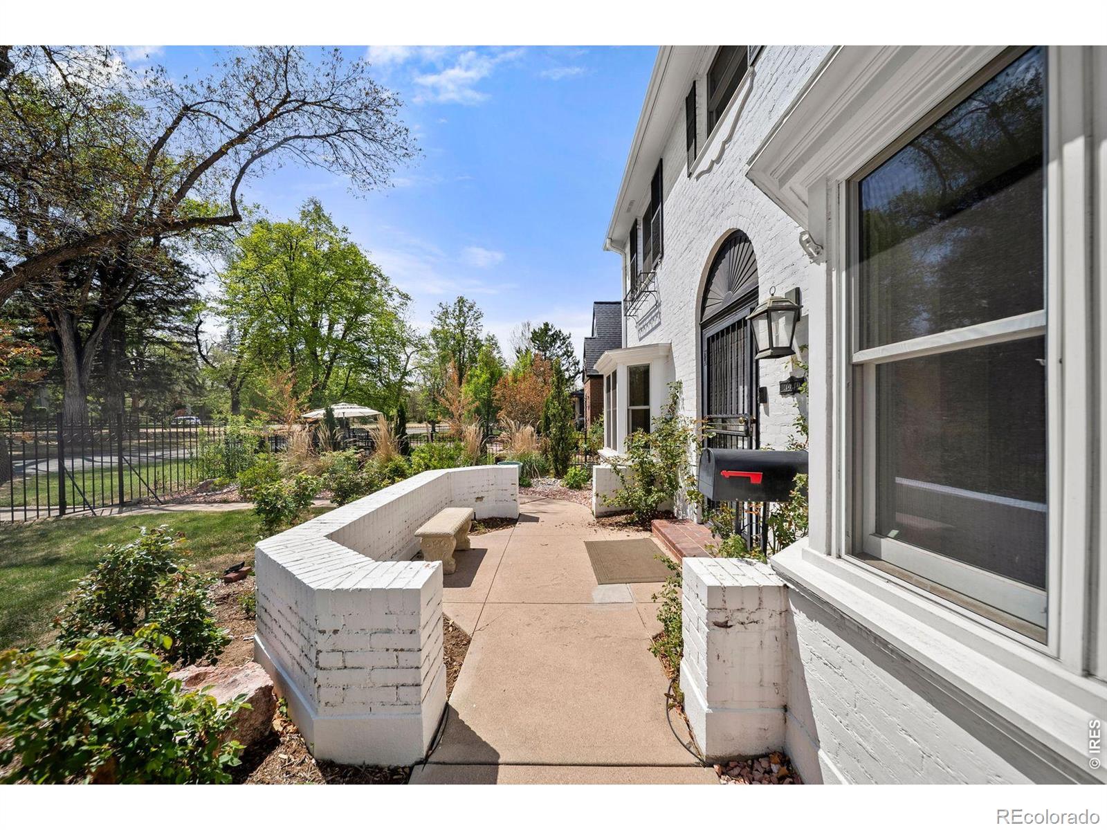 MLS Image #5 for 4949 e 6th ave pkwy,denver, Colorado