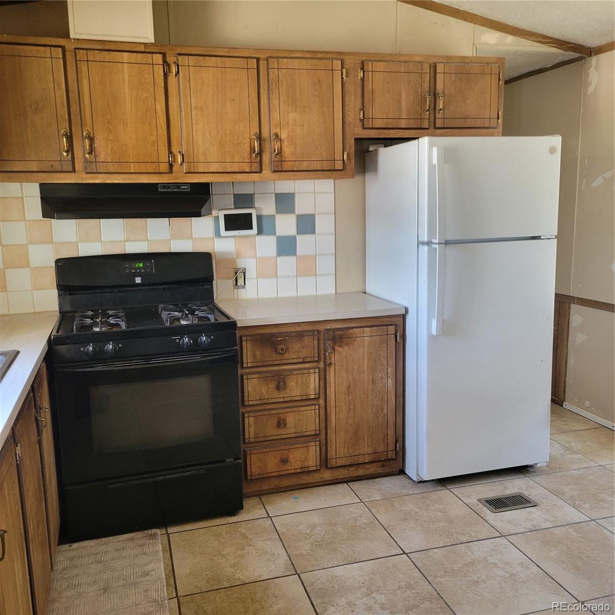 MLS Image #10 for 930  8th street,sanford, Colorado