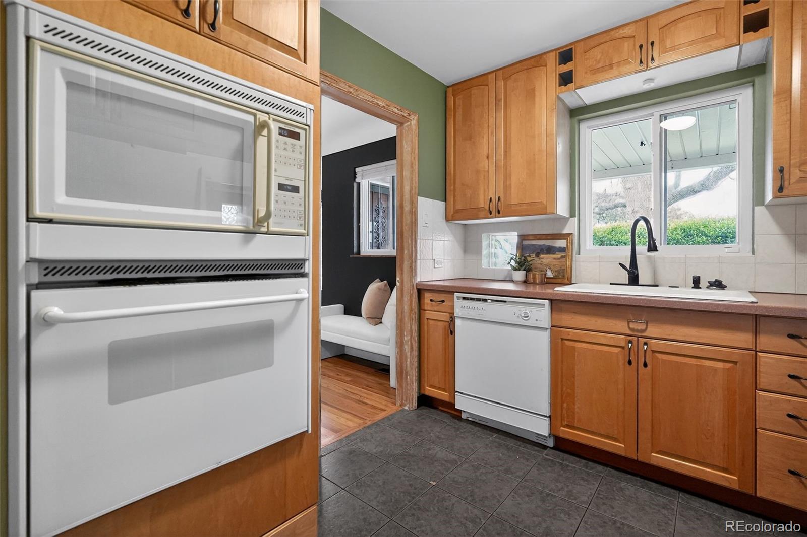 MLS Image #10 for 2621  leyden street,denver, Colorado