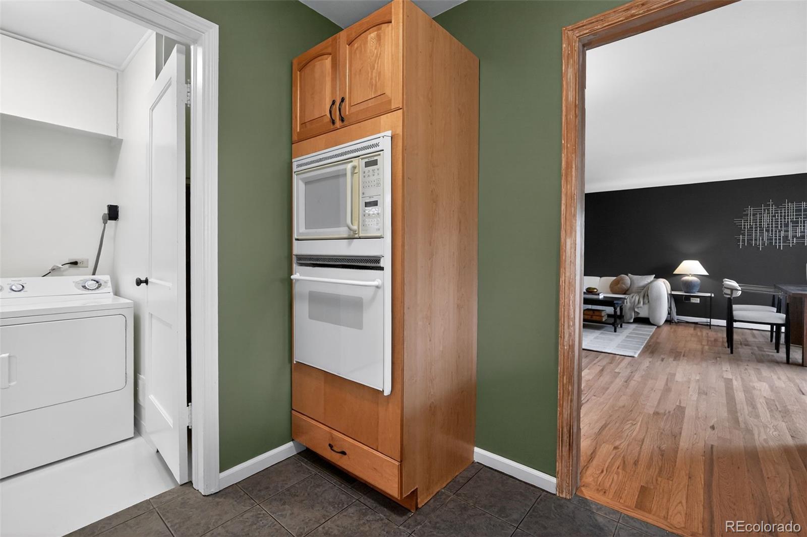 MLS Image #12 for 2621  leyden street,denver, Colorado