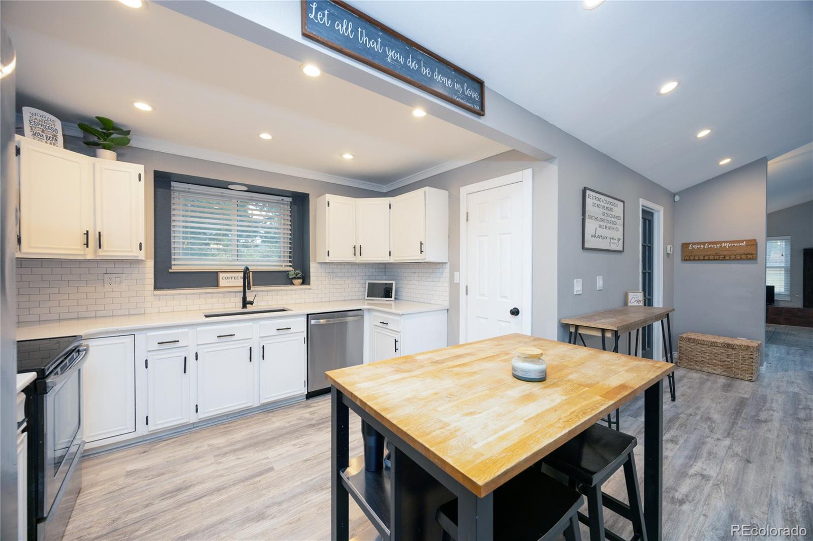 MLS Image #12 for 975  tari drive,colorado springs, Colorado