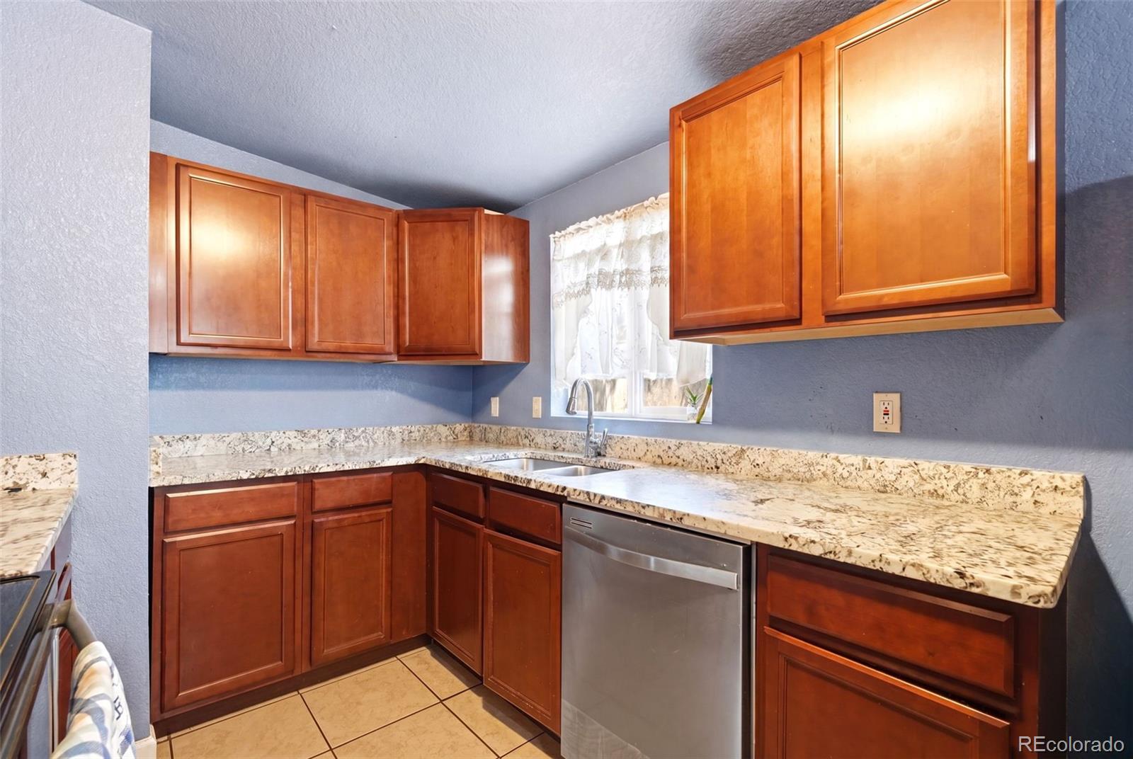 MLS Image #8 for 1225  dallas street,aurora, Colorado