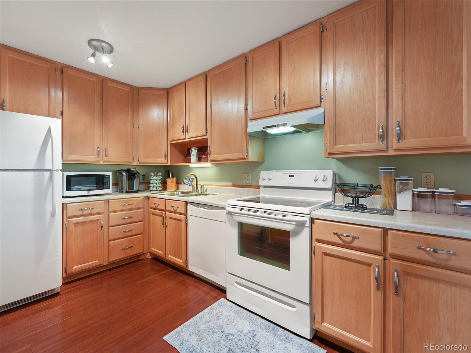 MLS Image #8 for 9335 e center avenue,denver, Colorado