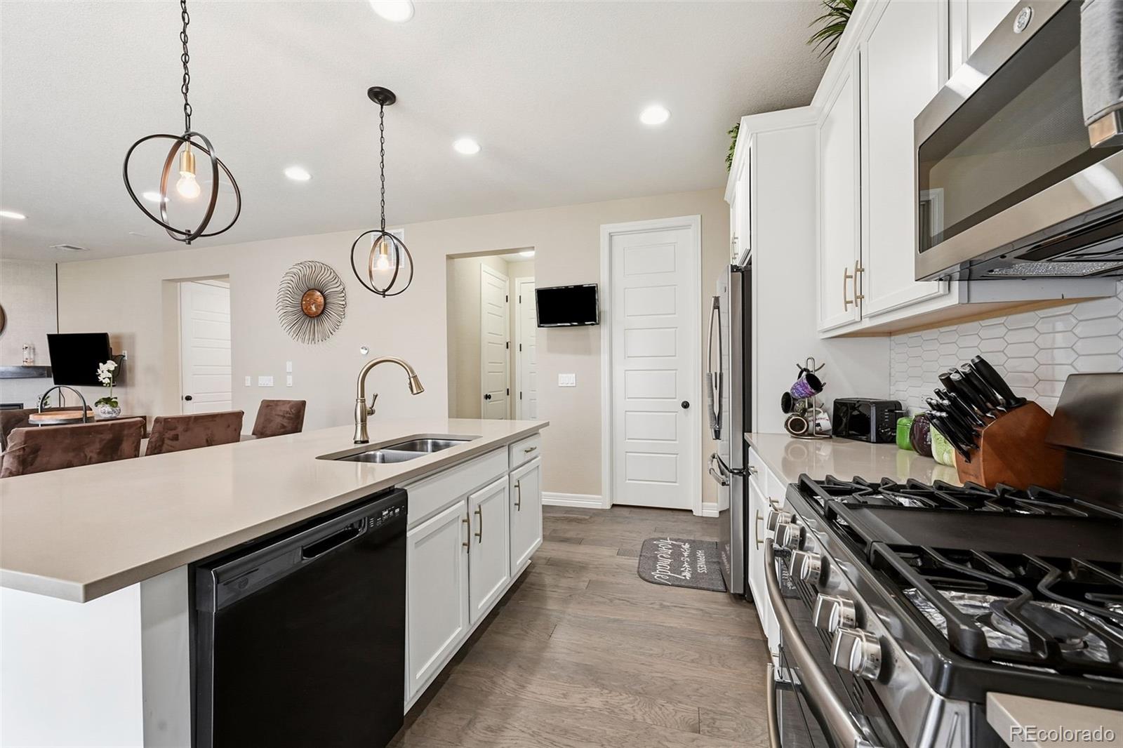 MLS Image #13 for 21694 e stanford circle,aurora, Colorado
