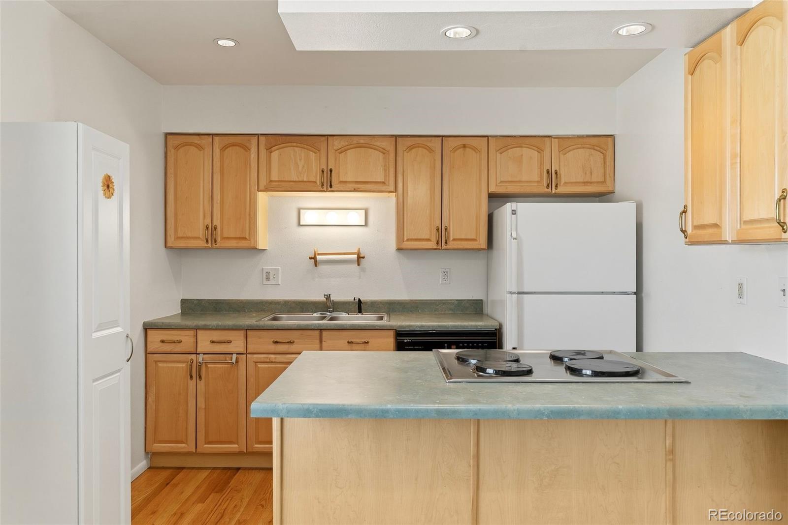 MLS Image #7 for 3351 s field street,lakewood, Colorado