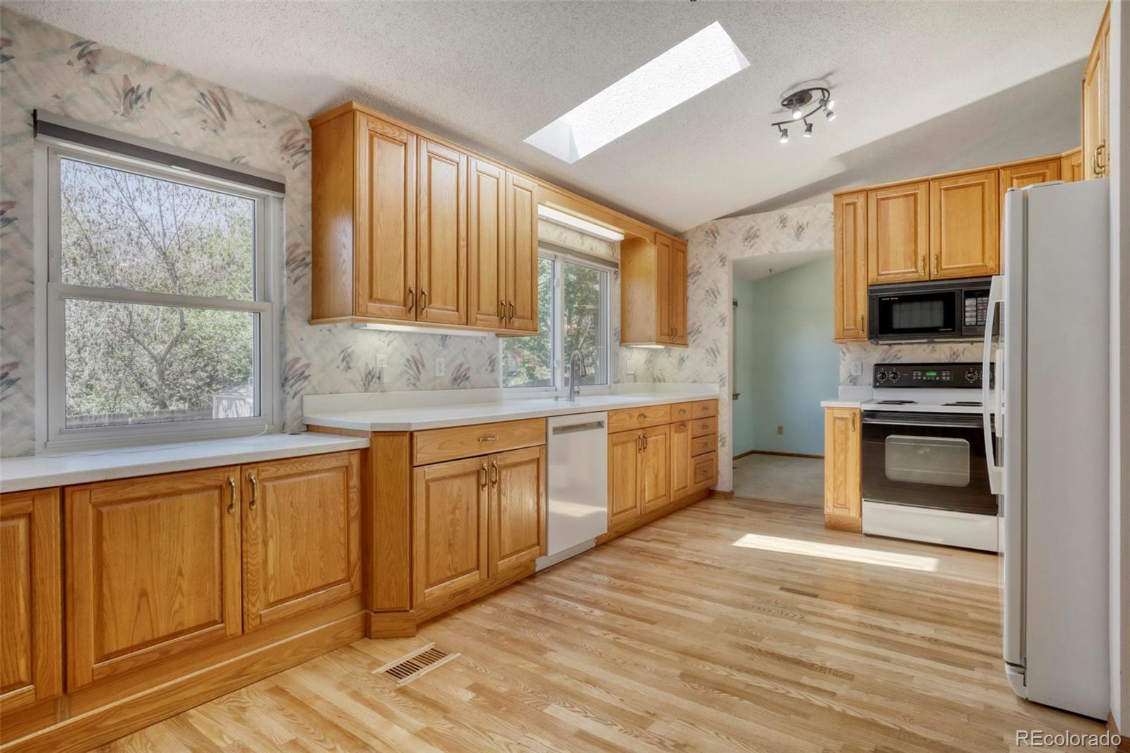 MLS Image #8 for 2215 s zeno street,aurora, Colorado
