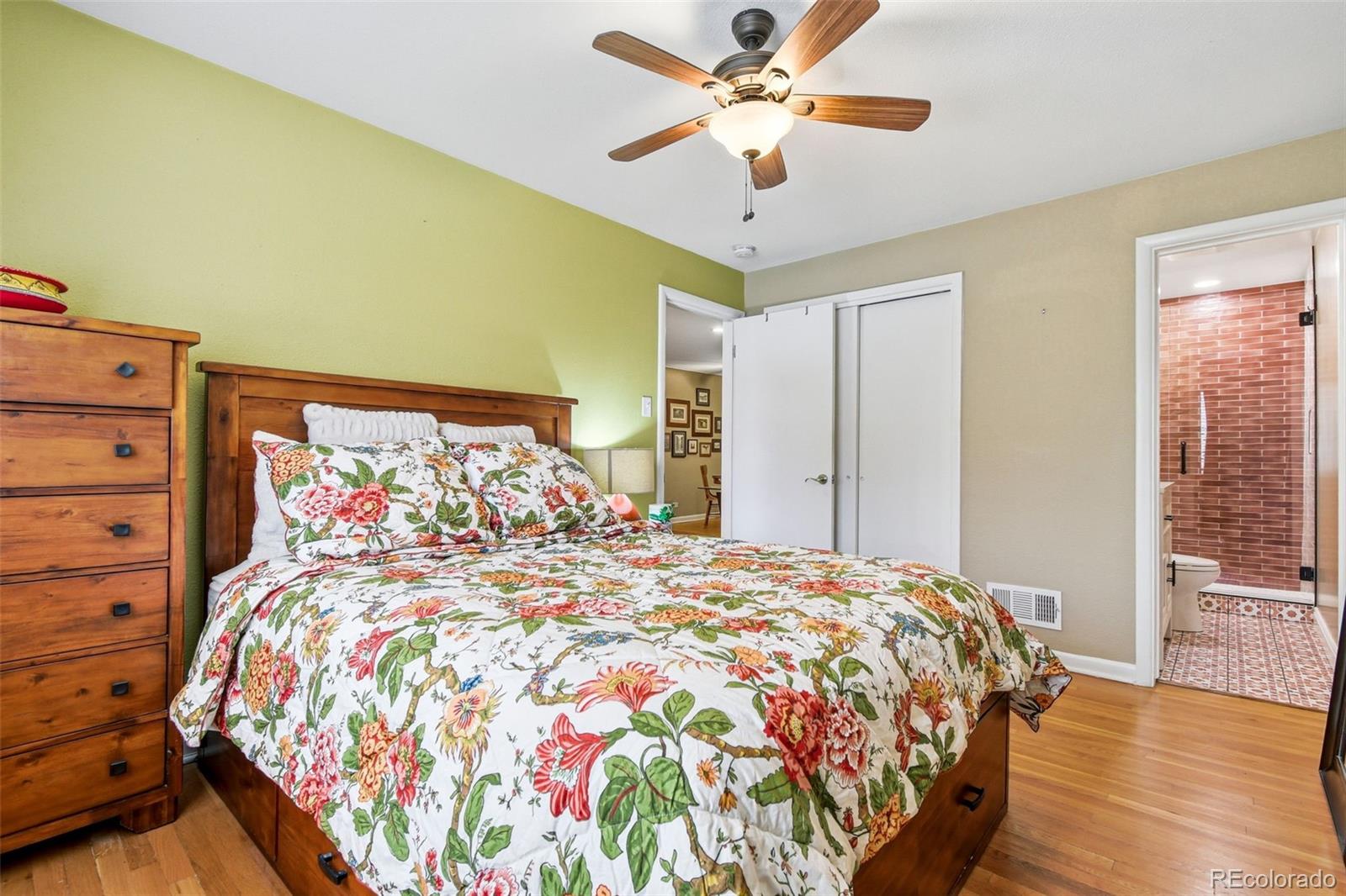 MLS Image #10 for 221  oneida street,denver, Colorado