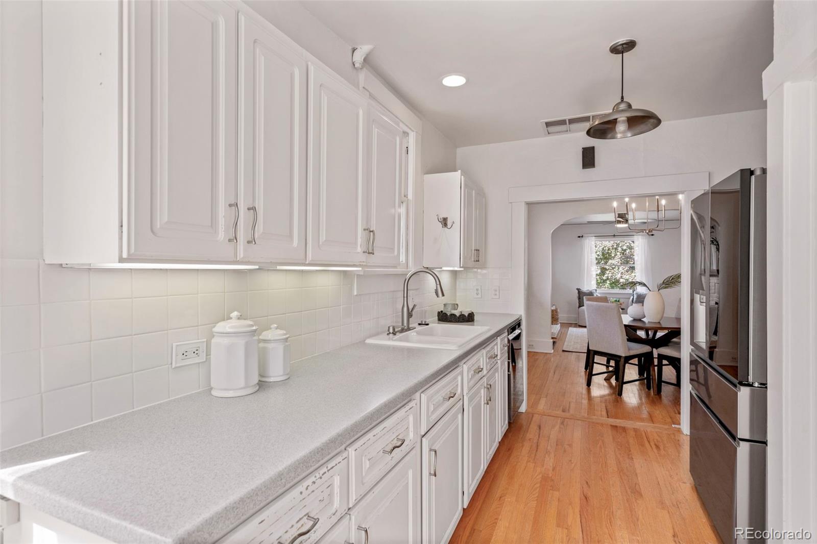 MLS Image #22 for 906  monroe street,denver, Colorado