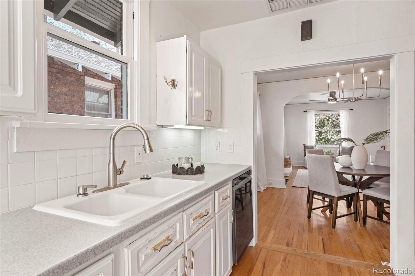 MLS Image #26 for 906  monroe street,denver, Colorado