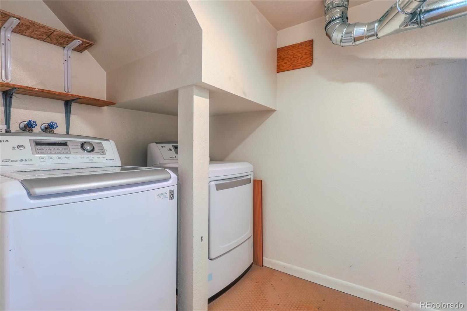 MLS Image #15 for 2267 s yosemite circle,denver, Colorado
