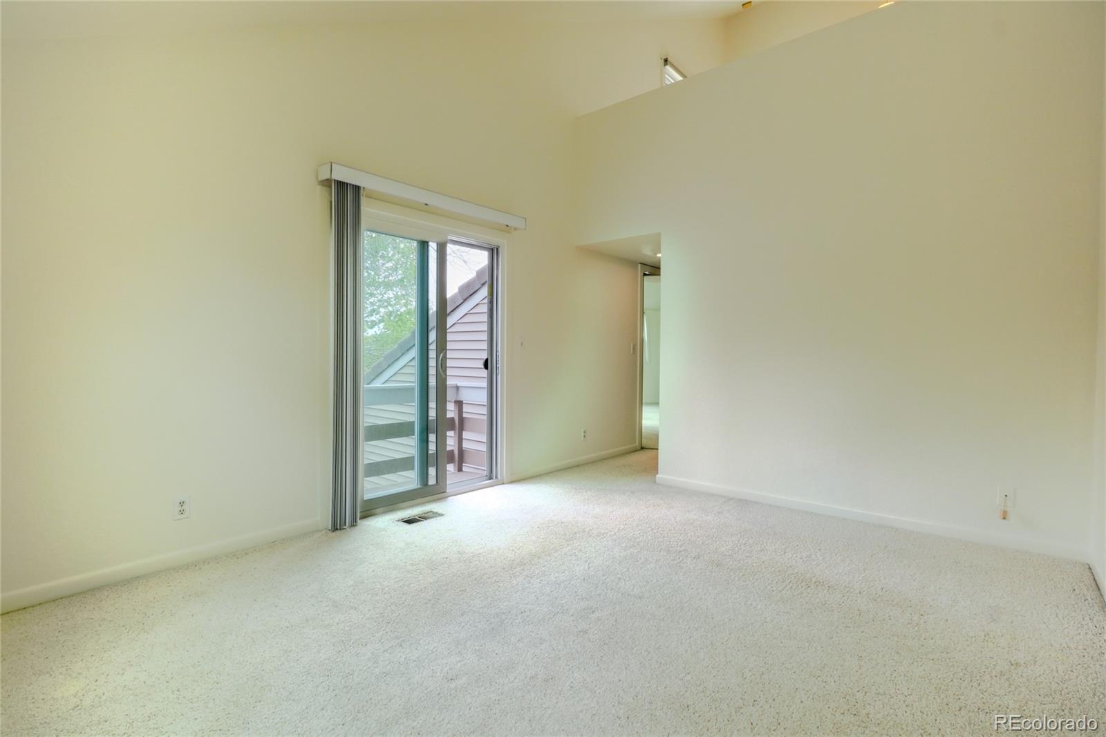 MLS Image #17 for 2267 s yosemite circle,denver, Colorado