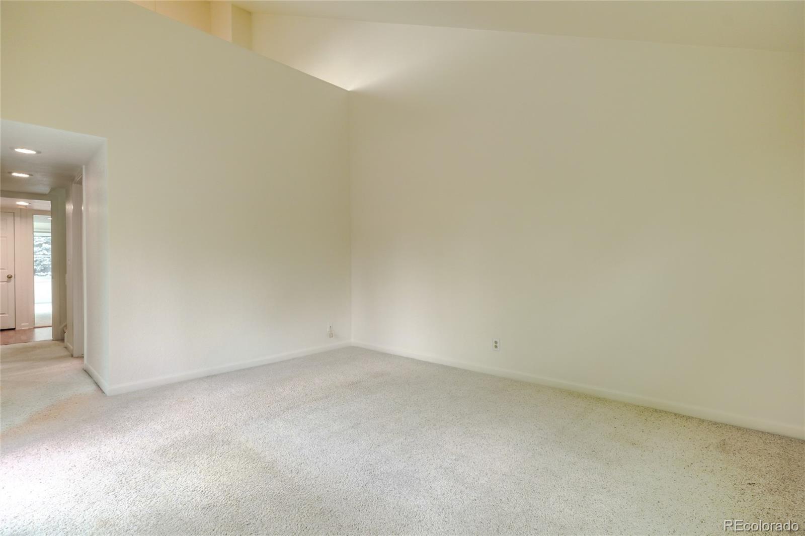 MLS Image #18 for 2267 s yosemite circle,denver, Colorado