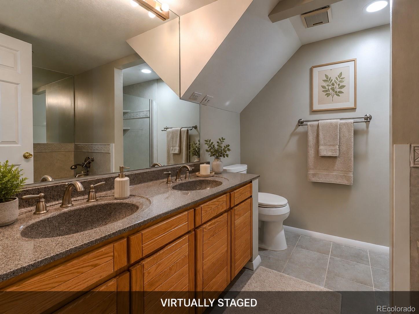 MLS Image #20 for 2267 s yosemite circle,denver, Colorado