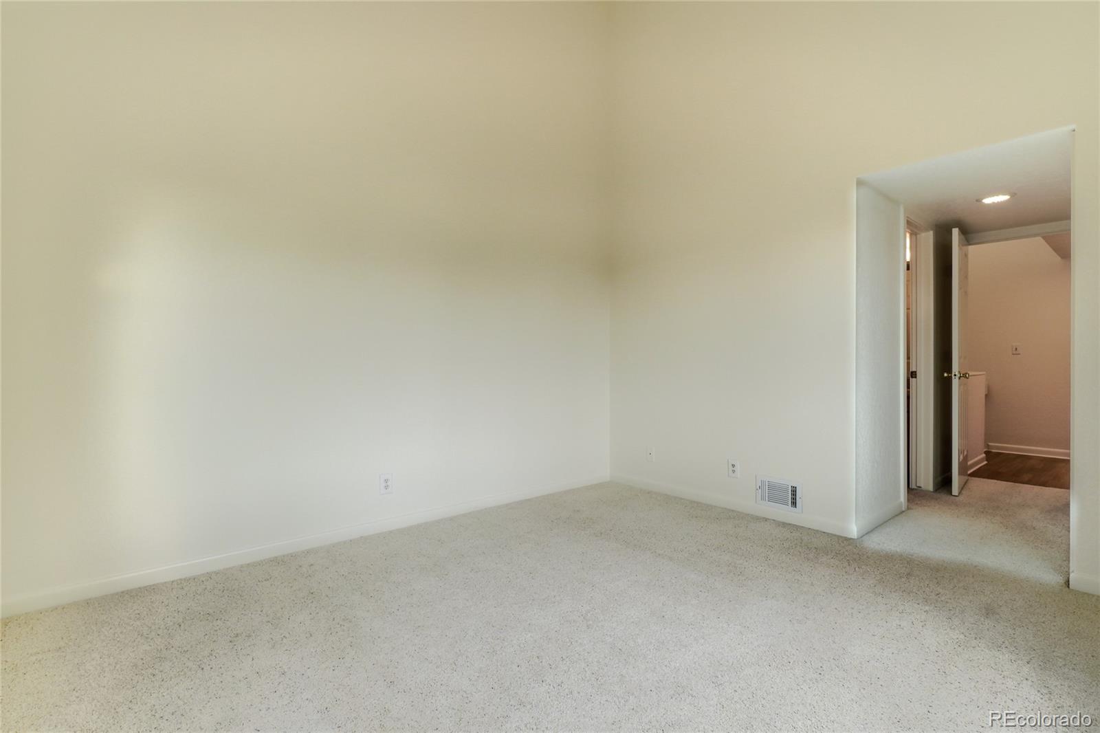 MLS Image #24 for 2267 s yosemite circle,denver, Colorado