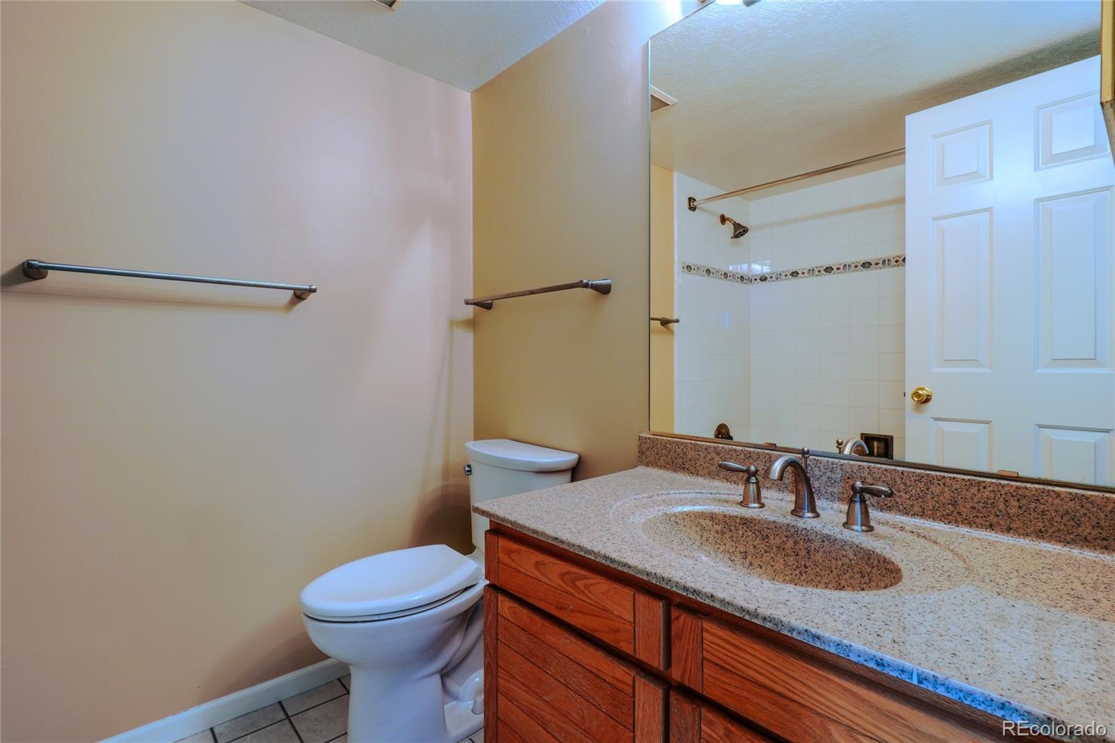 MLS Image #26 for 2267 s yosemite circle,denver, Colorado