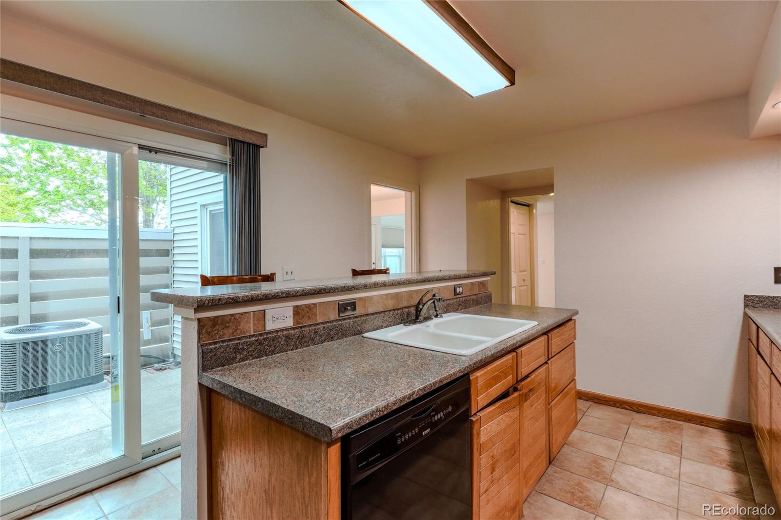 MLS Image #8 for 2267 s yosemite circle,denver, Colorado