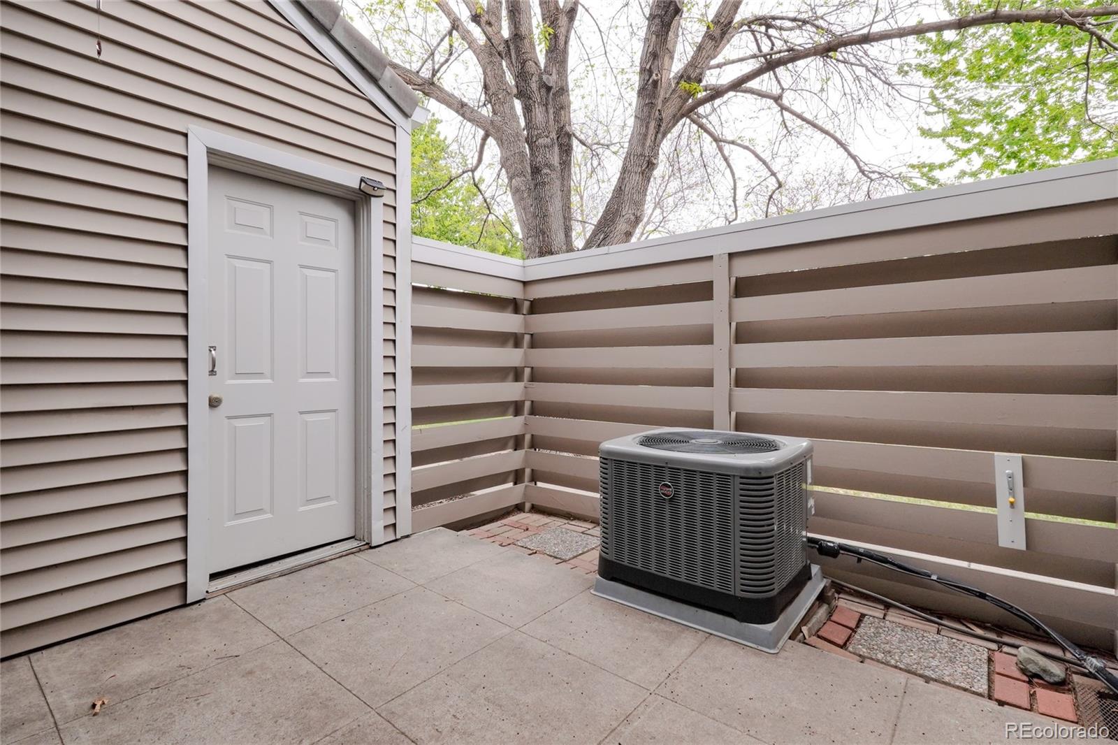 MLS Image #9 for 2267 s yosemite circle,denver, Colorado