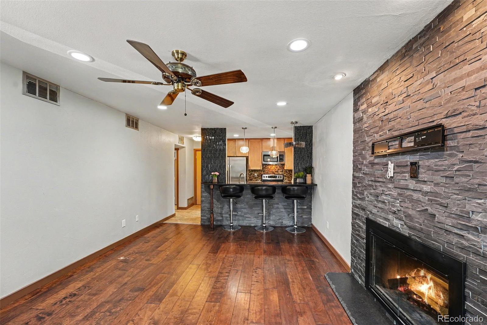 MLS Image #17 for 9727 e peakview avenue,englewood, Colorado