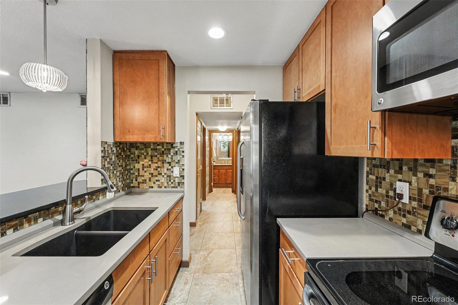 MLS Image #18 for 9727 e peakview avenue,englewood, Colorado