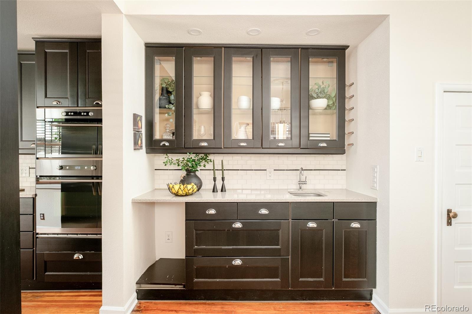 MLS Image #11 for 644 n logan street,denver, Colorado