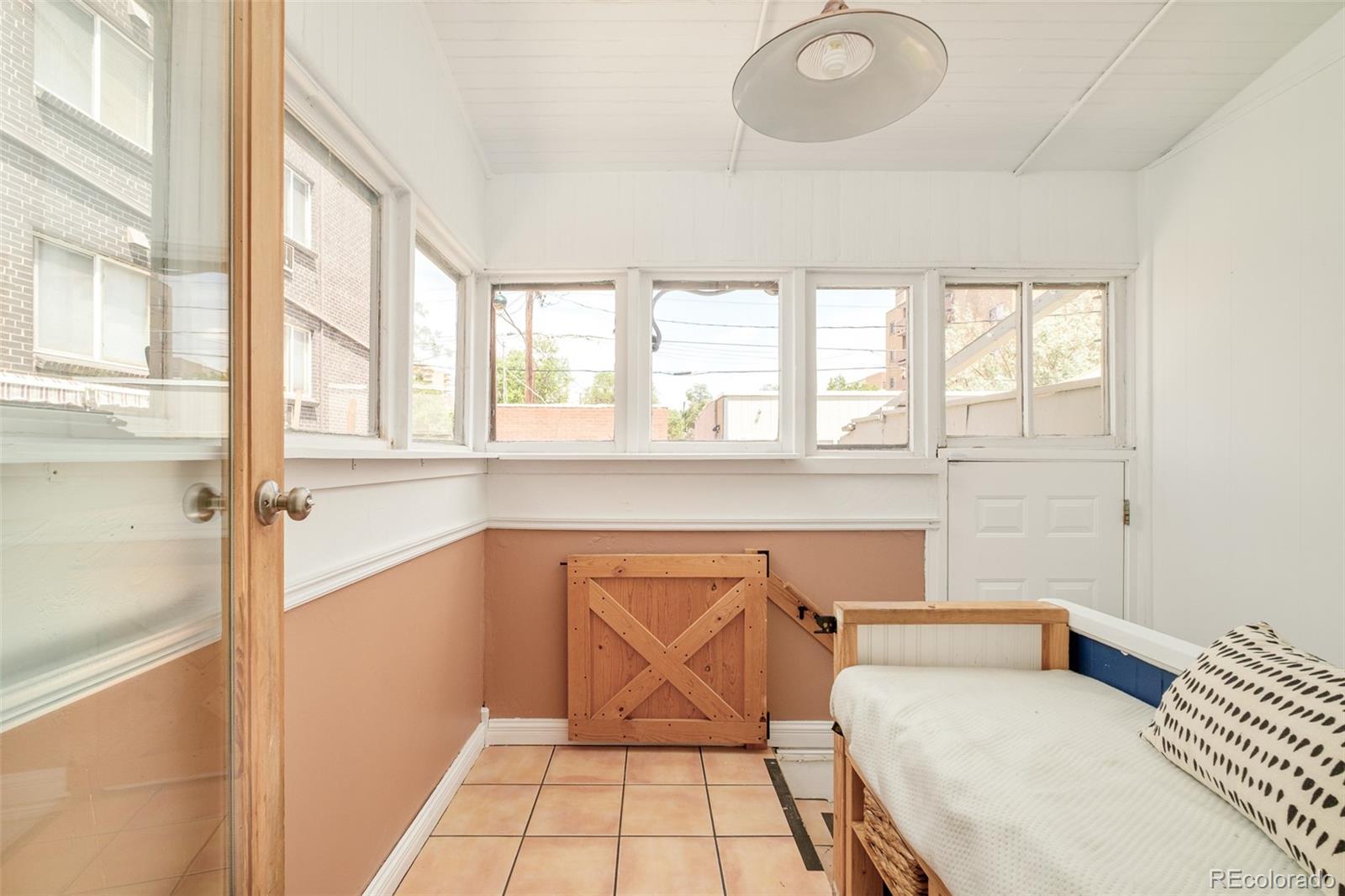 MLS Image #15 for 644 n logan street,denver, Colorado